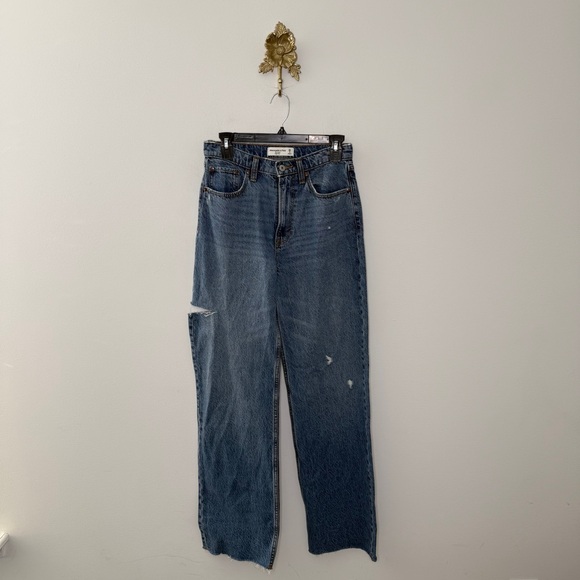Abercrombie & Fitch Denim - Abercrombie the Loose High Rise Jeans Hip Cut Out